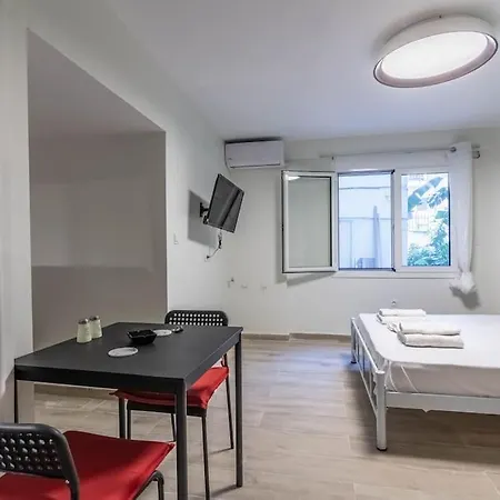 Garden Apt * Athens